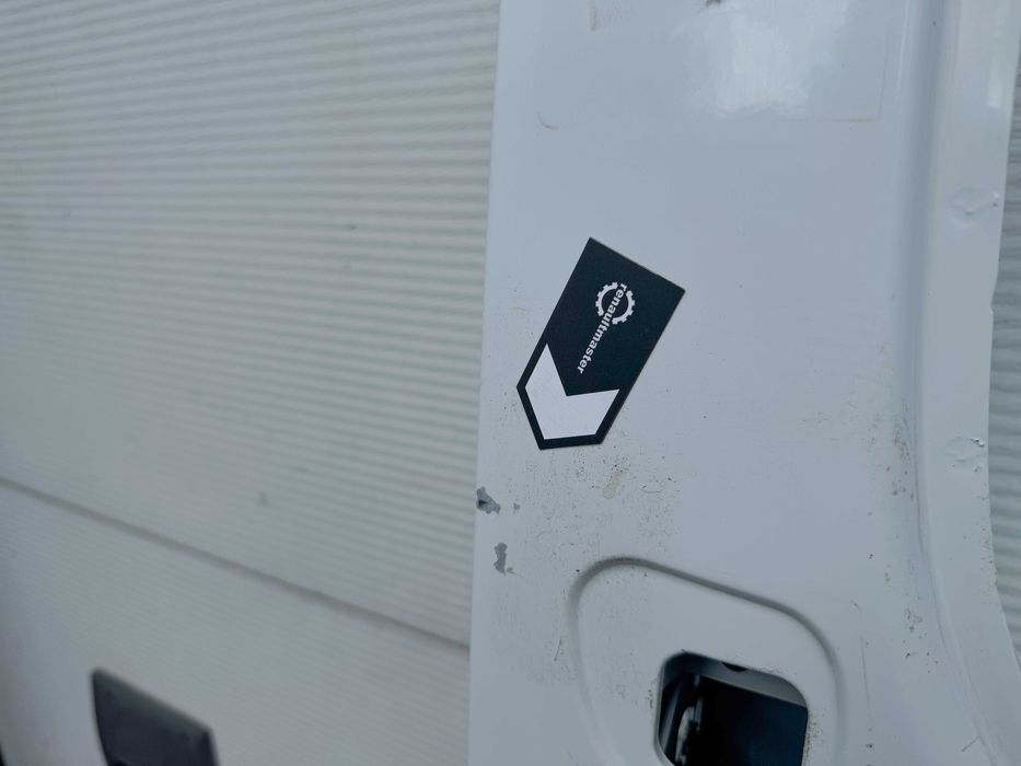 Двері передні ліві водійські Рено Трафік 2\Віваро