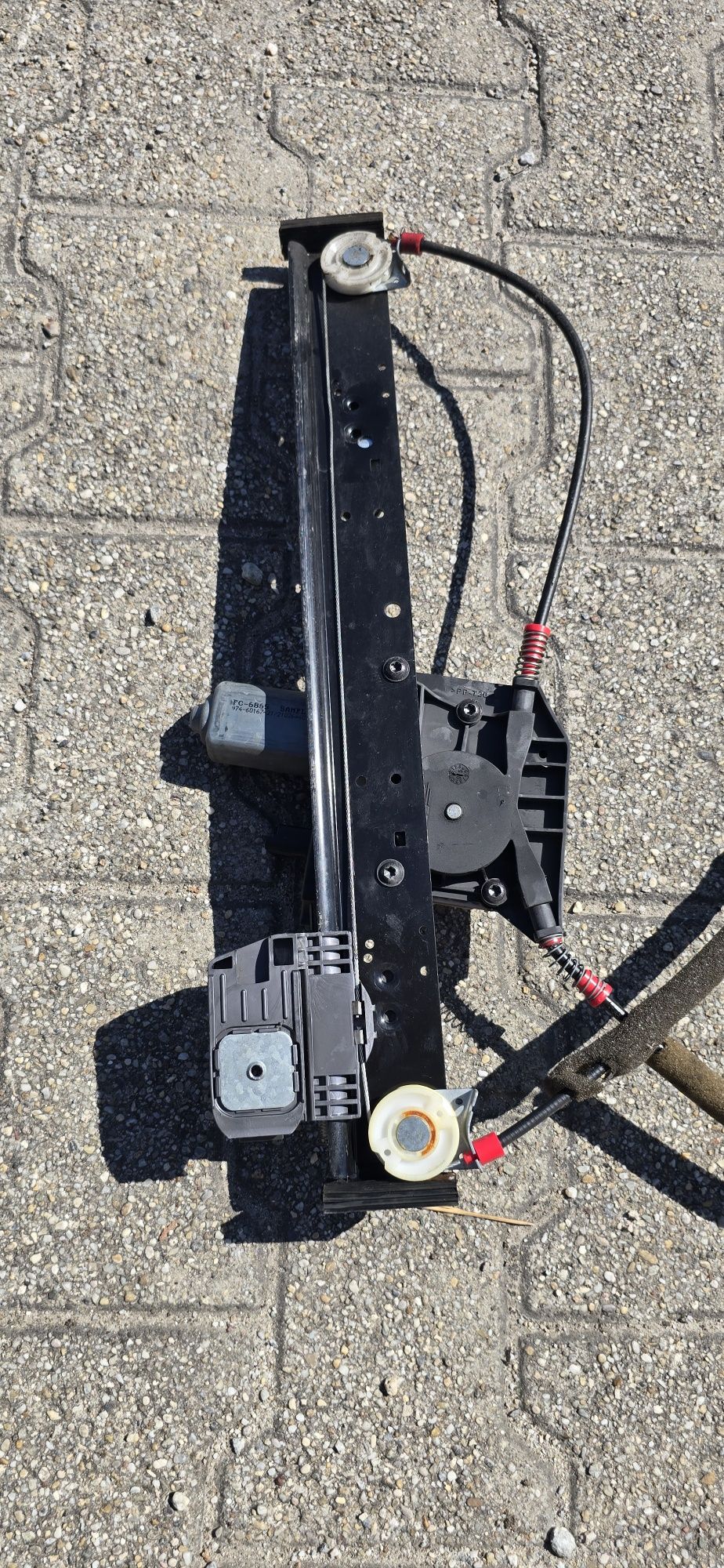 Mitshubishi colt czc cabrio czesci podnosnik szyby colt cabrio