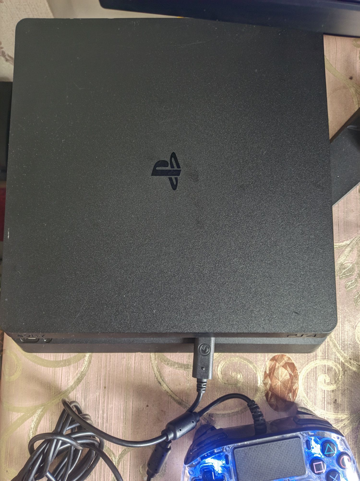 PS4 Slim 6.72 Hen (безкоштовні ігри) Два джойстика