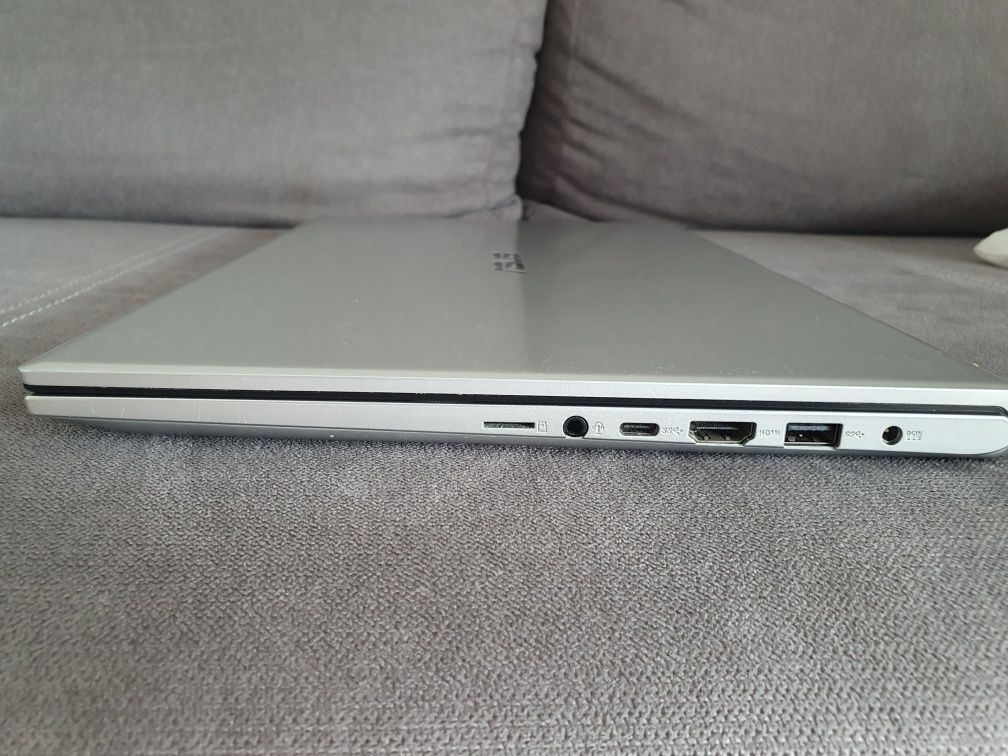 ASUS VivoBook 15 R564UA i5-8250U 8GB 256SSD Win10