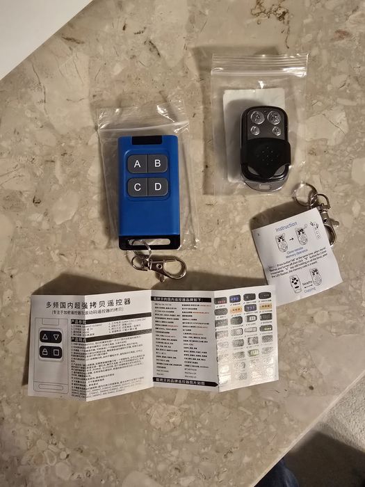 Dwa piloty zastępcze do bramy drzwi garażowych itd.