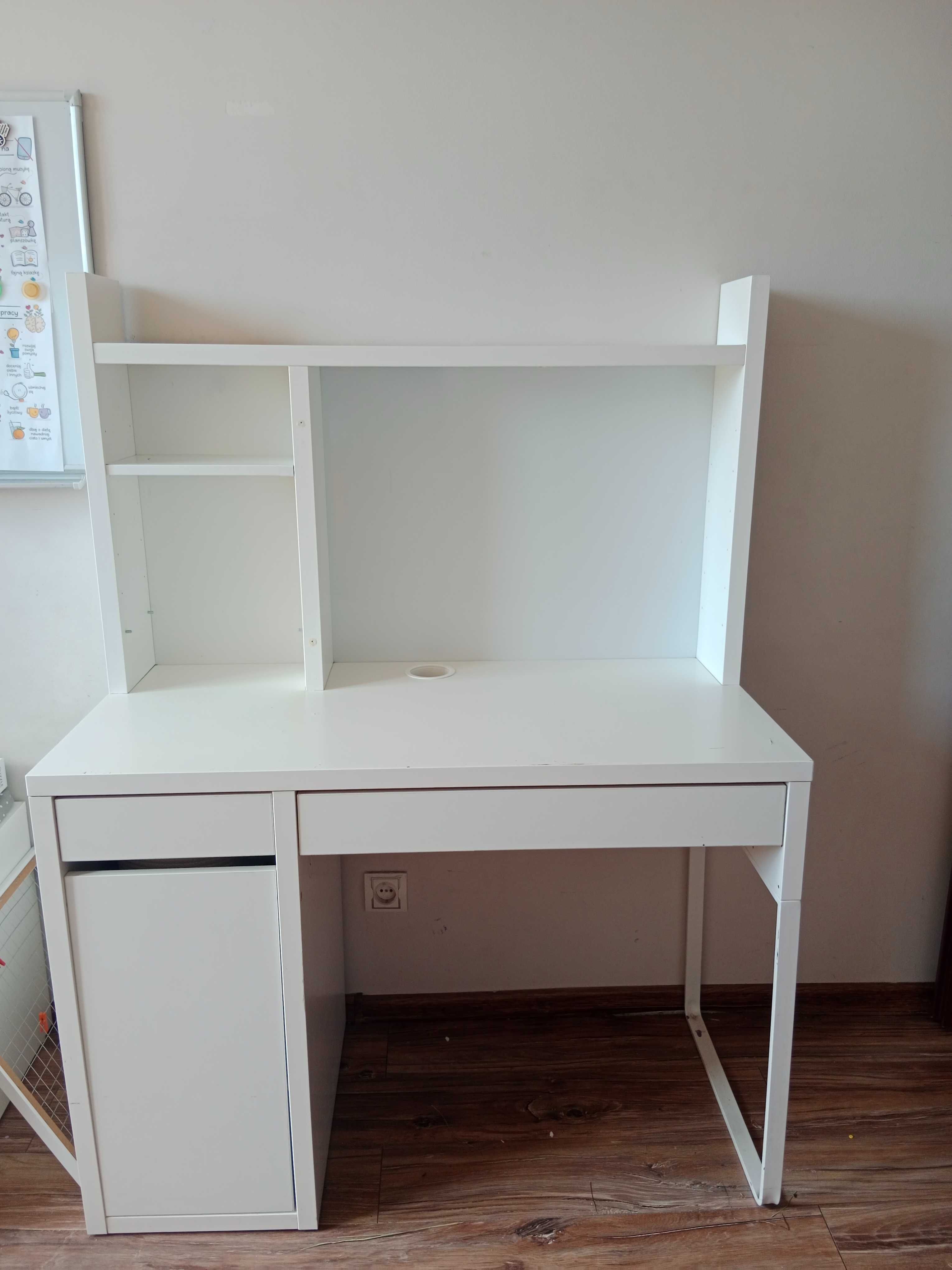 biurko plus krzesło Ikea