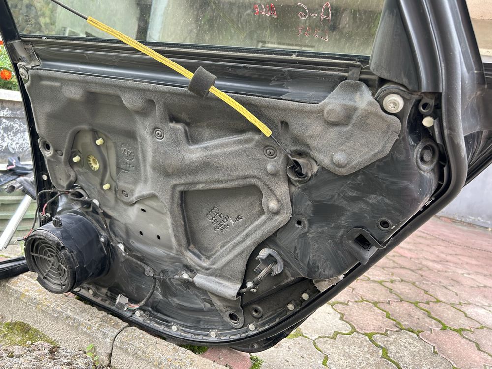 Audi A6 C6 Allroad двері
