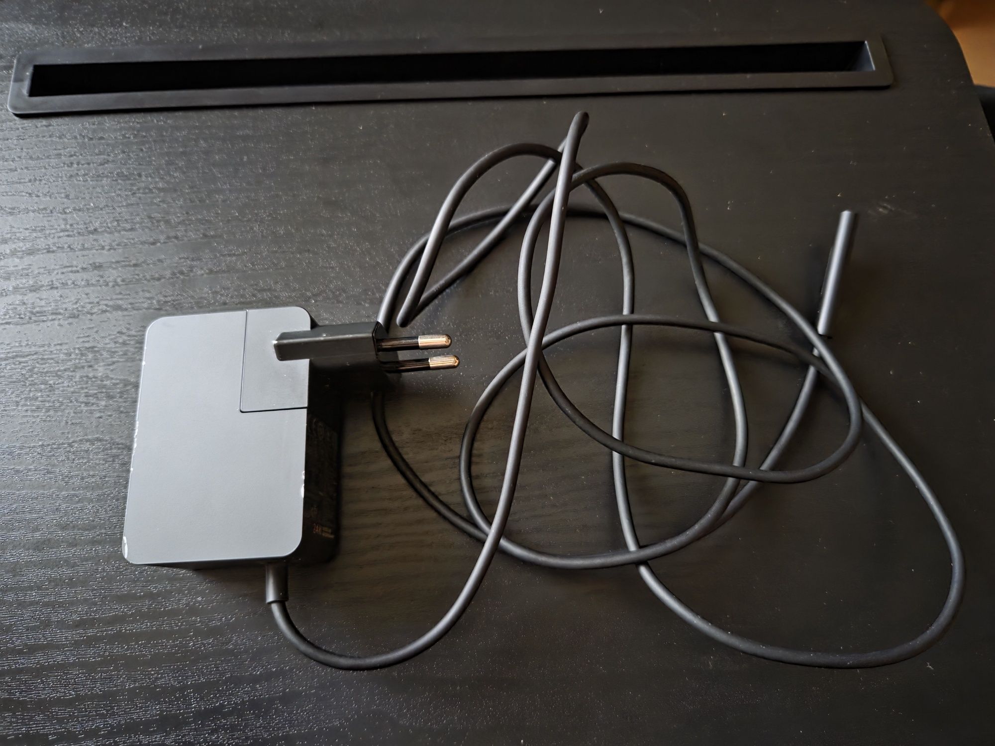 Microsoft Surface Go 2 4/64GB + klawiatura, karta pamięci i etui