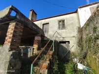 Moradia p/ Recuperar, c/ terrenos em Areias, Ferreira do Zêzere
