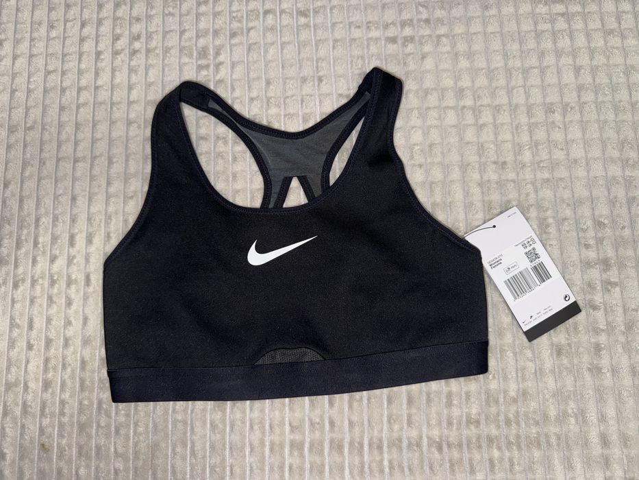 жіночий спортивний топ Nike,новий,розмір XS
