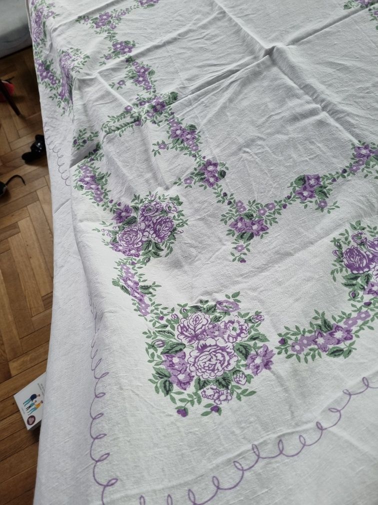 Piekny duży lniany obrus w fioletowe kwiaty 168x148 cm