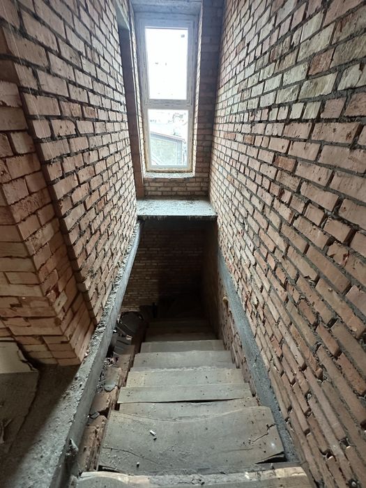 Продаж будинку таунхаусу