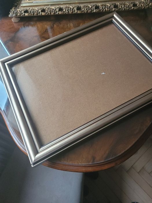 Złota rama ze szklem