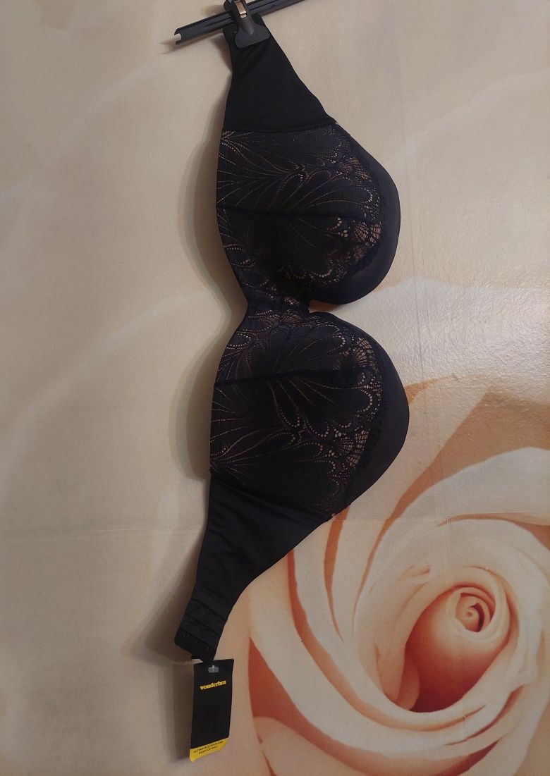 Бюстгальтер wonderbra ultimate strapless push- up 75 H
