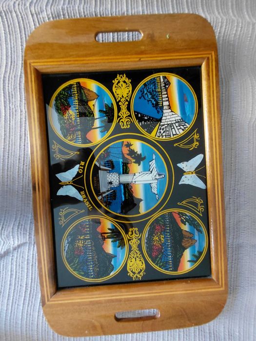 Tabuleiro de madeira com motivos decorativos, Rio de Janeiro