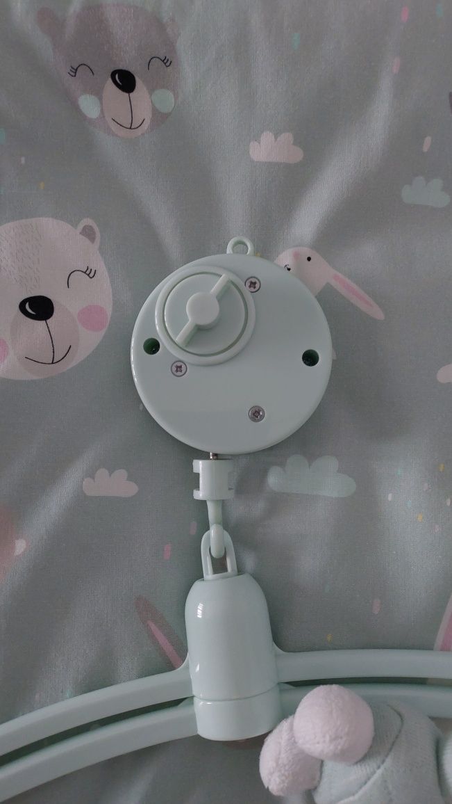 Karuzelka do łóżeczka TIAMO Miffy Safari + grzechotka