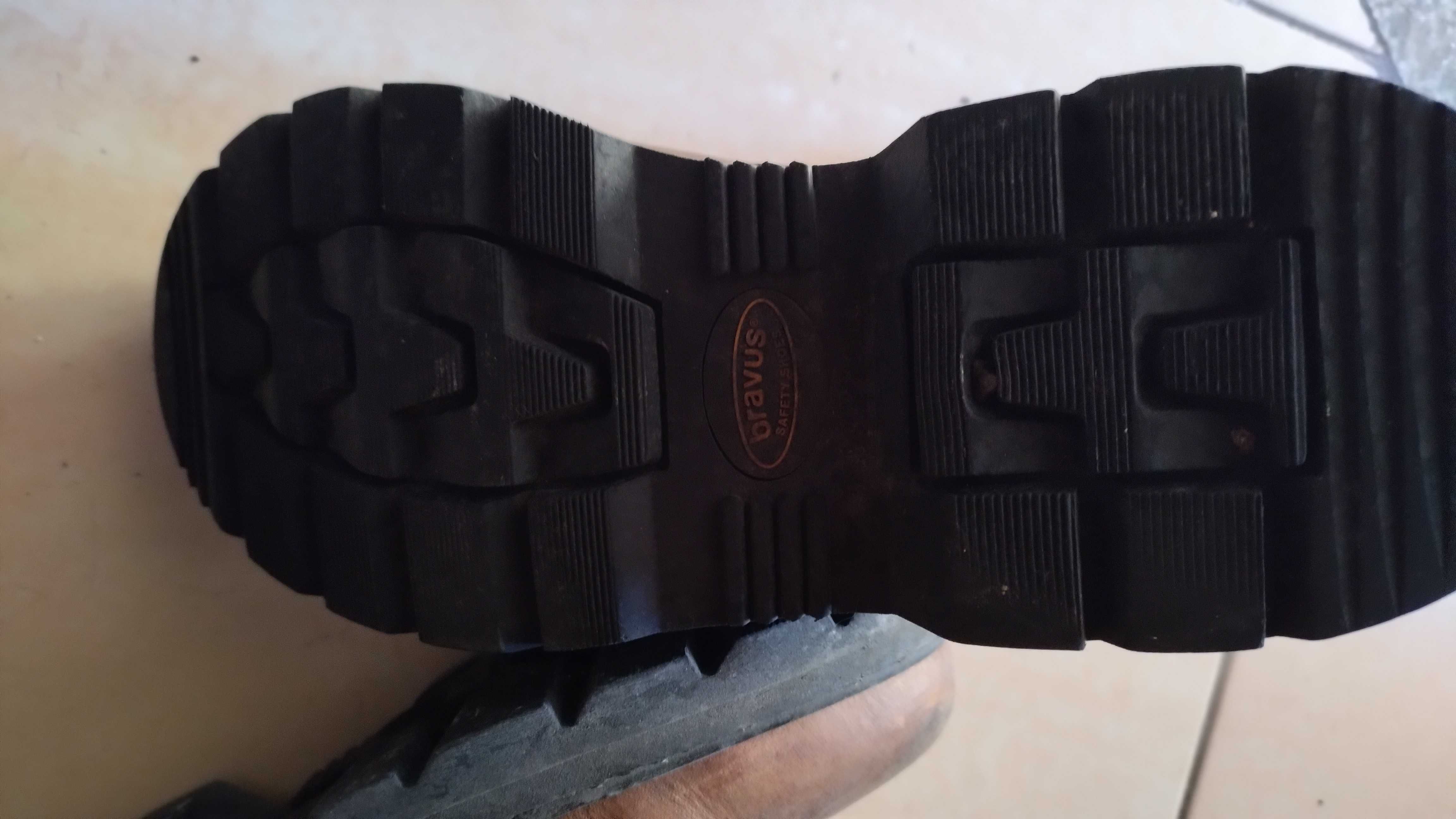 Botas de Outdoor proteção N°41 impecáveis, como novas