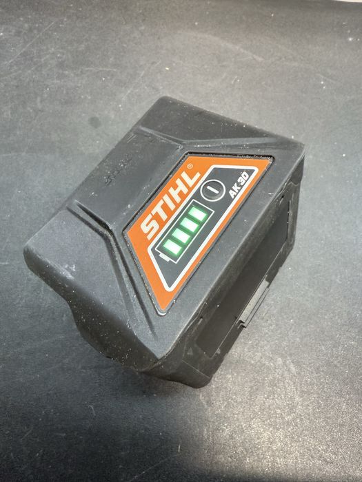 Kosa alumulatorowa Stihl FSA 60R + bateria AK 30, Jak Nowa