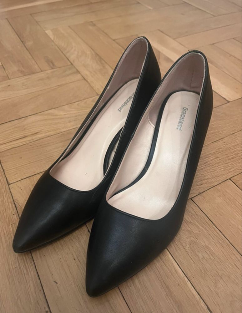 Graceland klasyczne czarne szpilki czółenka buty na obcasie 38 retro