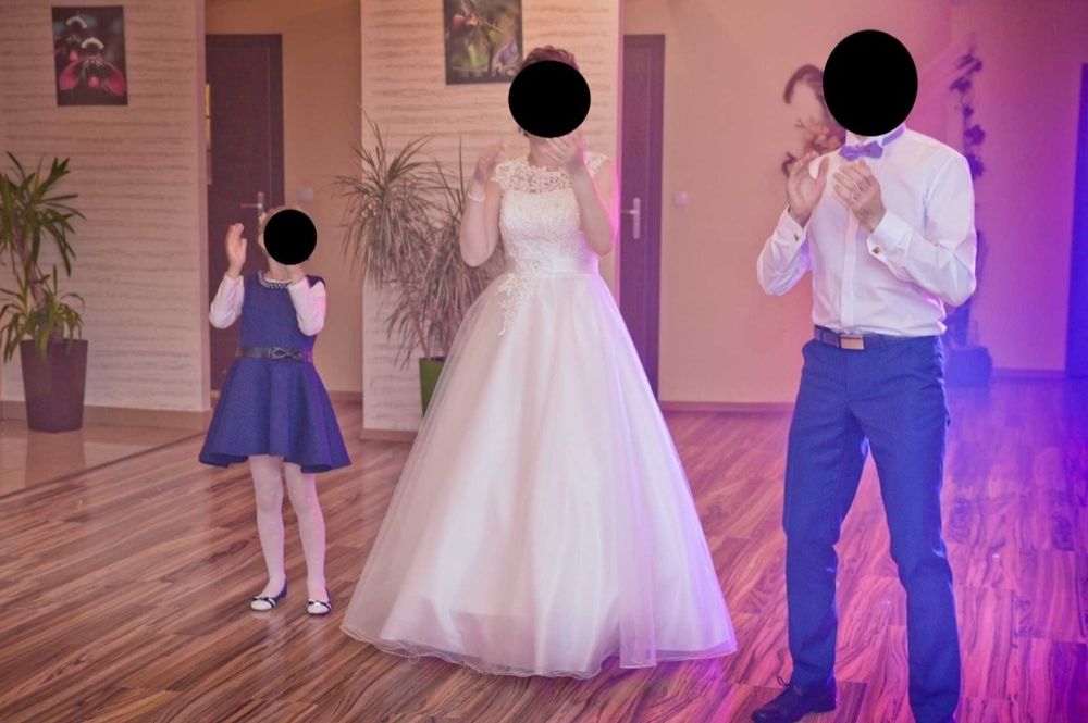 Koronkowa suknia ślubna