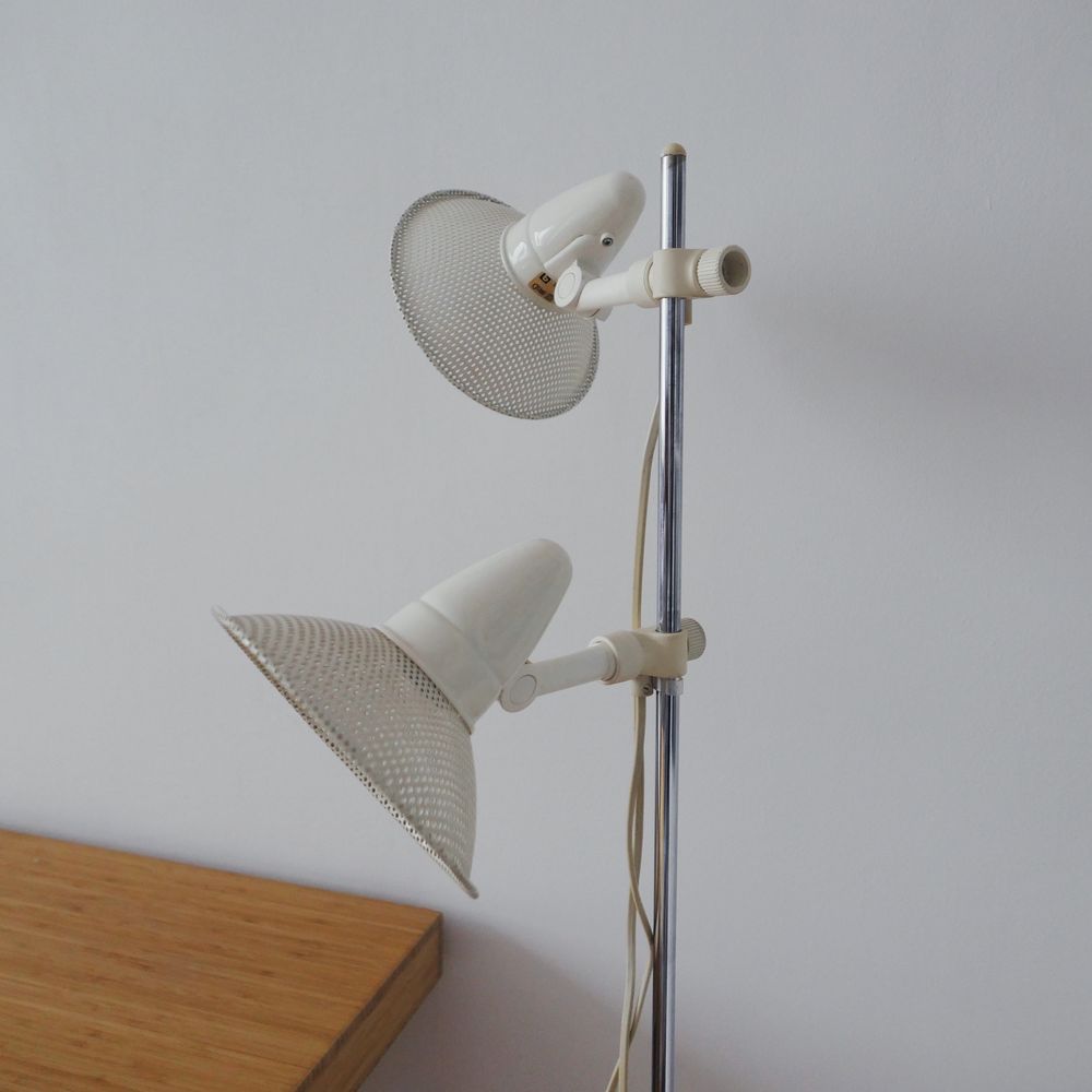 Włoska lampa chromowana Miwi biała stojąca podłogowa vintage lata 70.
