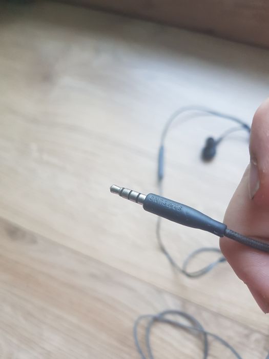 Sluchawki przewodowe marki Samsung AKG