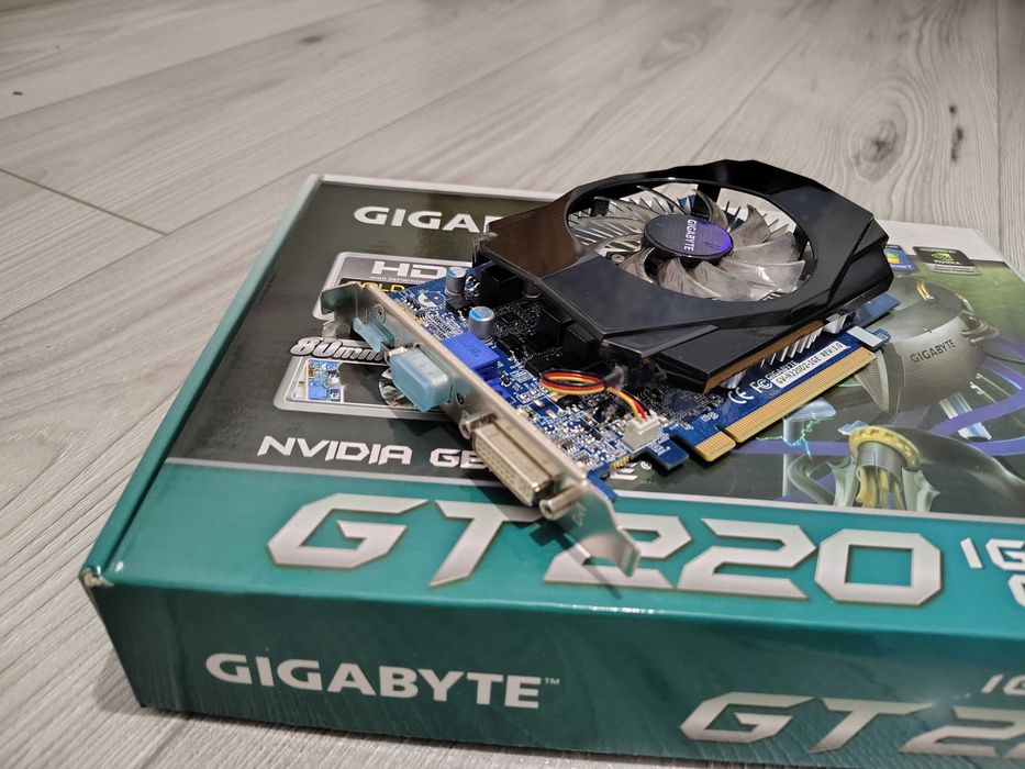 Karta Graficzna Gigabyte Nvidia  GeForce GT220 1GB DDR2 GV-N220D2-1GE