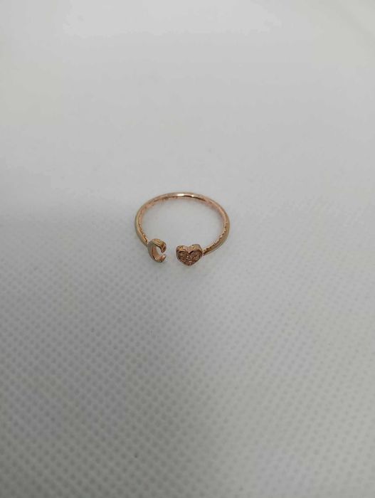Pierścionek z sercem oraz literą C 16mm