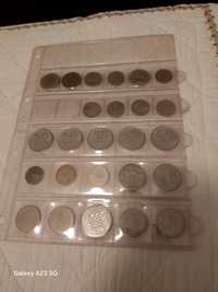Tres placas com lotes de varias moedas de colecso.