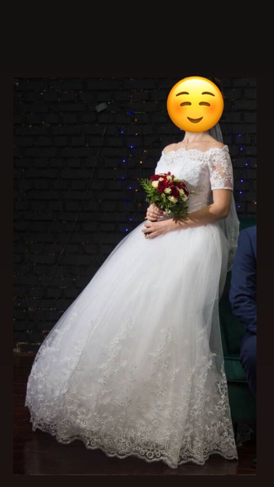 Дуже гарна весільна сукня р44