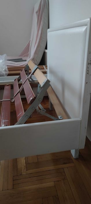 Продаю два односпальні ліжка