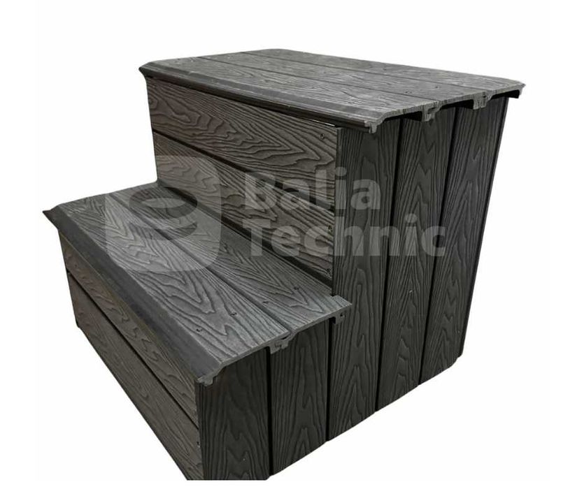 Schody kompozytowe do balii ogrodowej