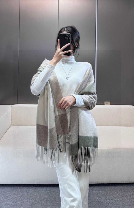 Burberry szalik ciepły beiżowy szalik szalek