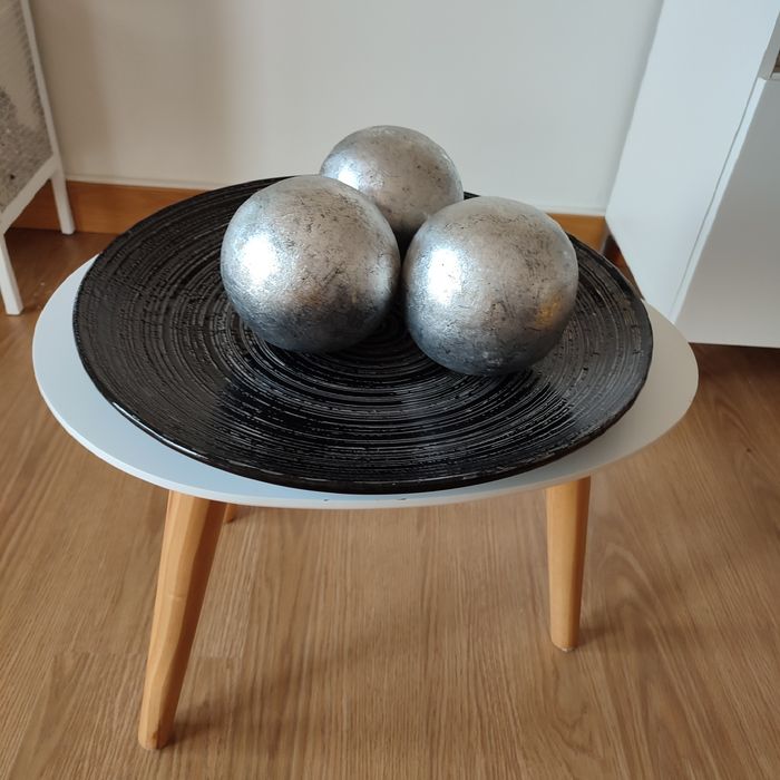 Prato com bolas decoração em cerâmica