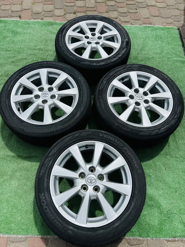 Диски 5/114.3 R17 Toyota 7J ET-45 з резиною 215/55 Hankook