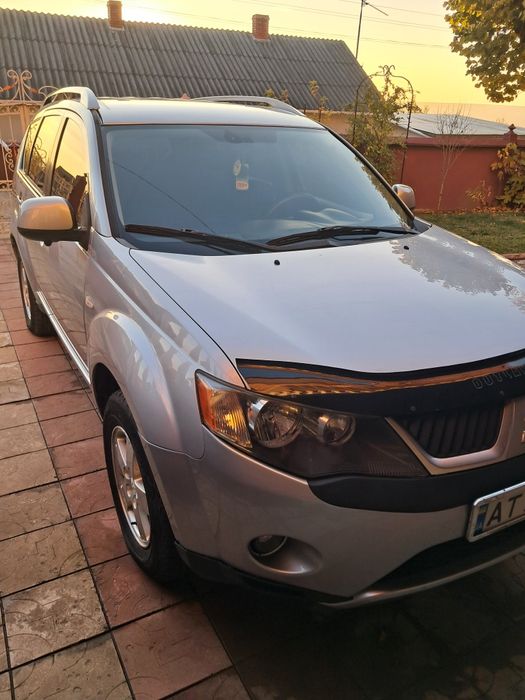 Митсубиси аутлендер