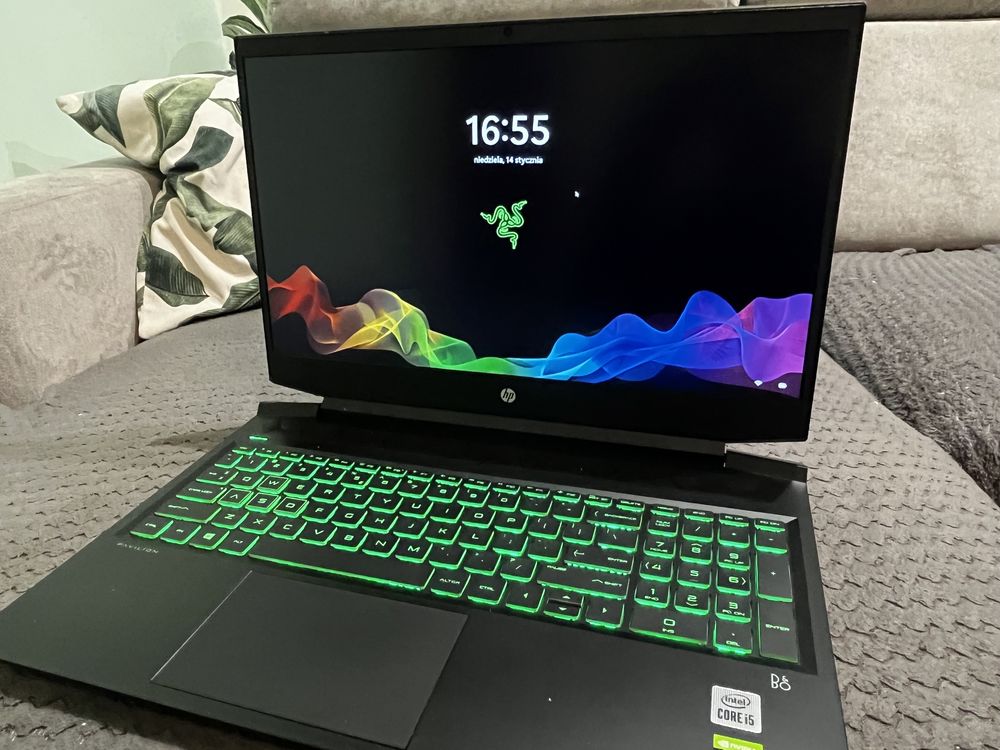 Laptop gamingowy Intel core i5 NVIDIA GeForce GTX 1650Ti i podkładka