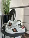 Luksusowe buty Gucci Ace z haftowaną pszczołą – nowe, rozmiar 44