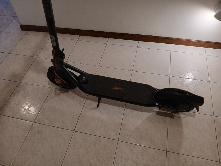 Trotineta elétrico ninebot
