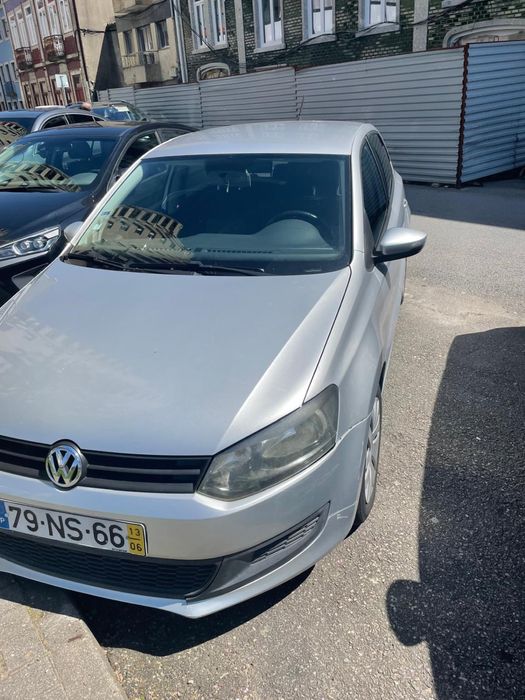 volkseagen polo cinza