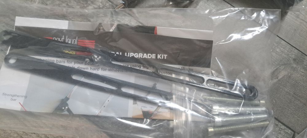 Kierownica z pedałami do Xbox model G920