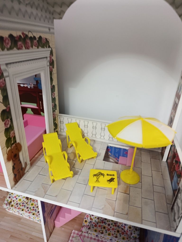 Duży domek dla lalek różowy wyposażony  winda