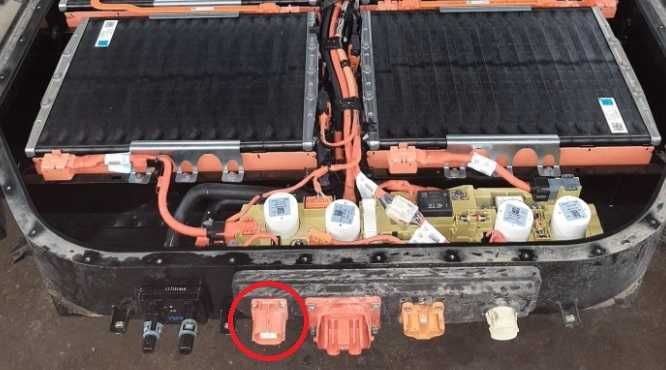 FORD Mustang Mach-e, контакти батареї