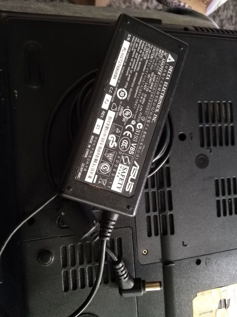 Laptop ASUS Z99H