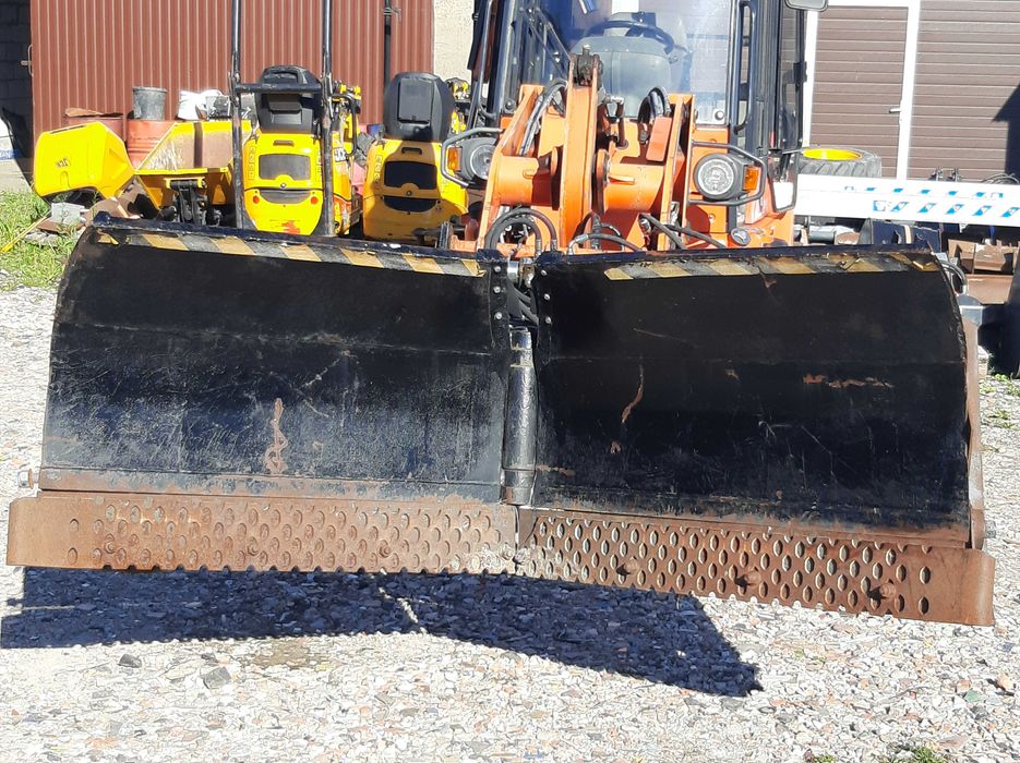 PŁUG DO ŚNIEGU - 220cm - podwójna regulacja hydrauliczna - spych 2.2m