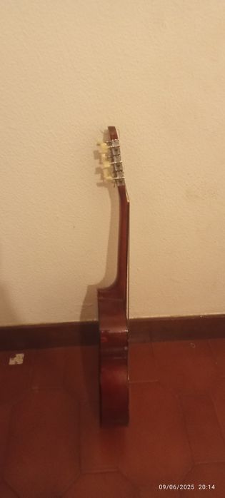 Guitarra em bom estado