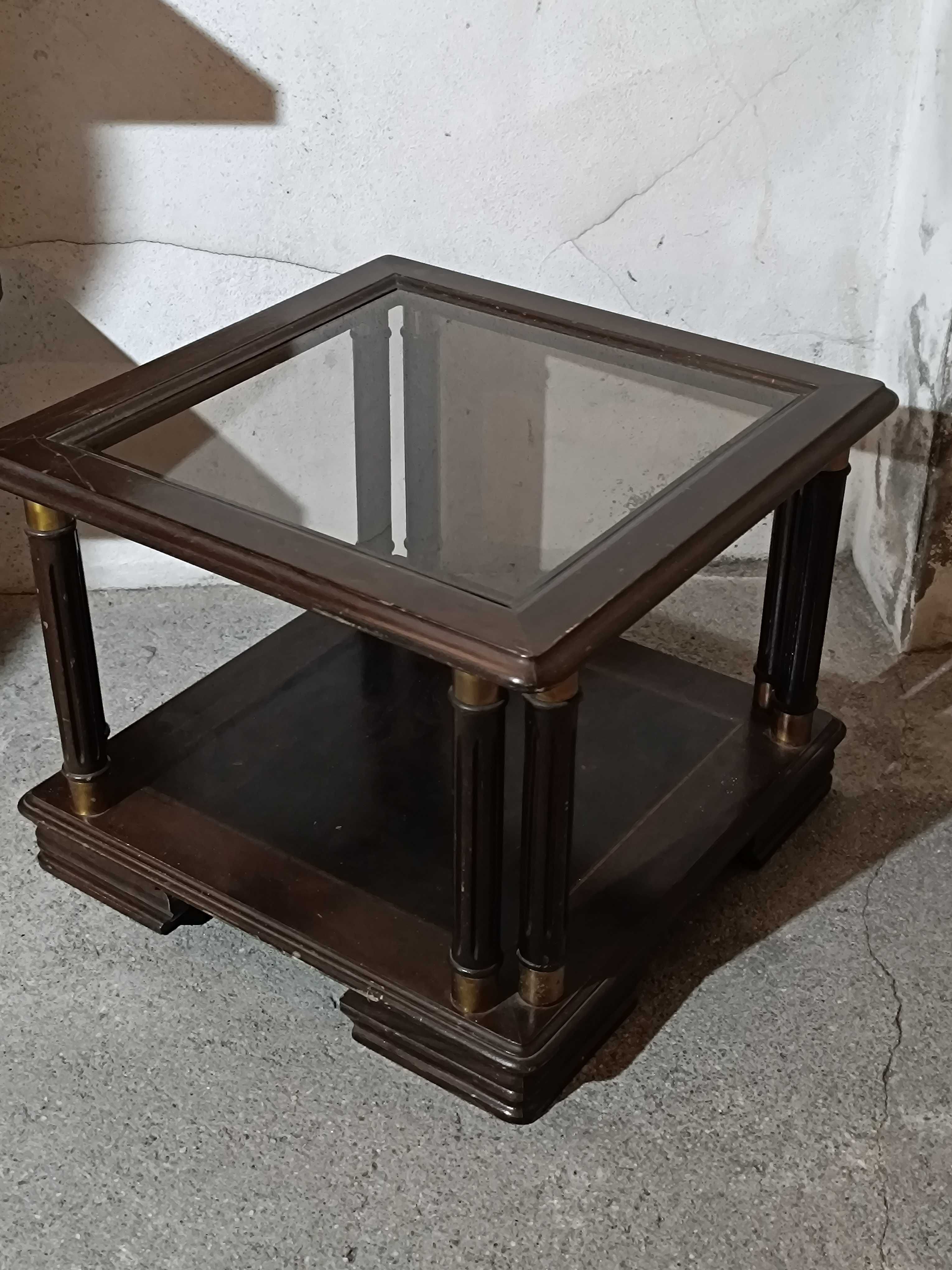Mesa antiga de madeira e vidro