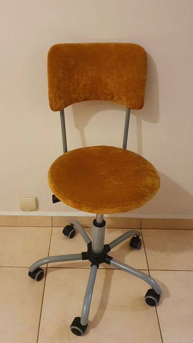 Fotel obrotowy dziecięcy k/Poznania