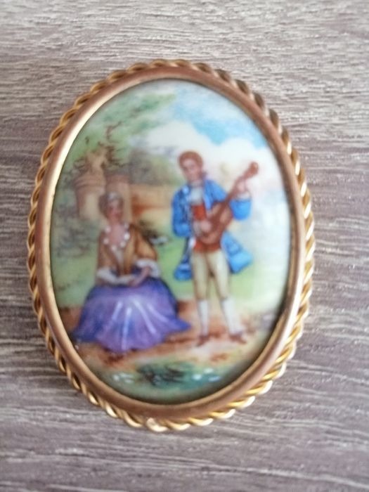 Broszka antyk, firmowa