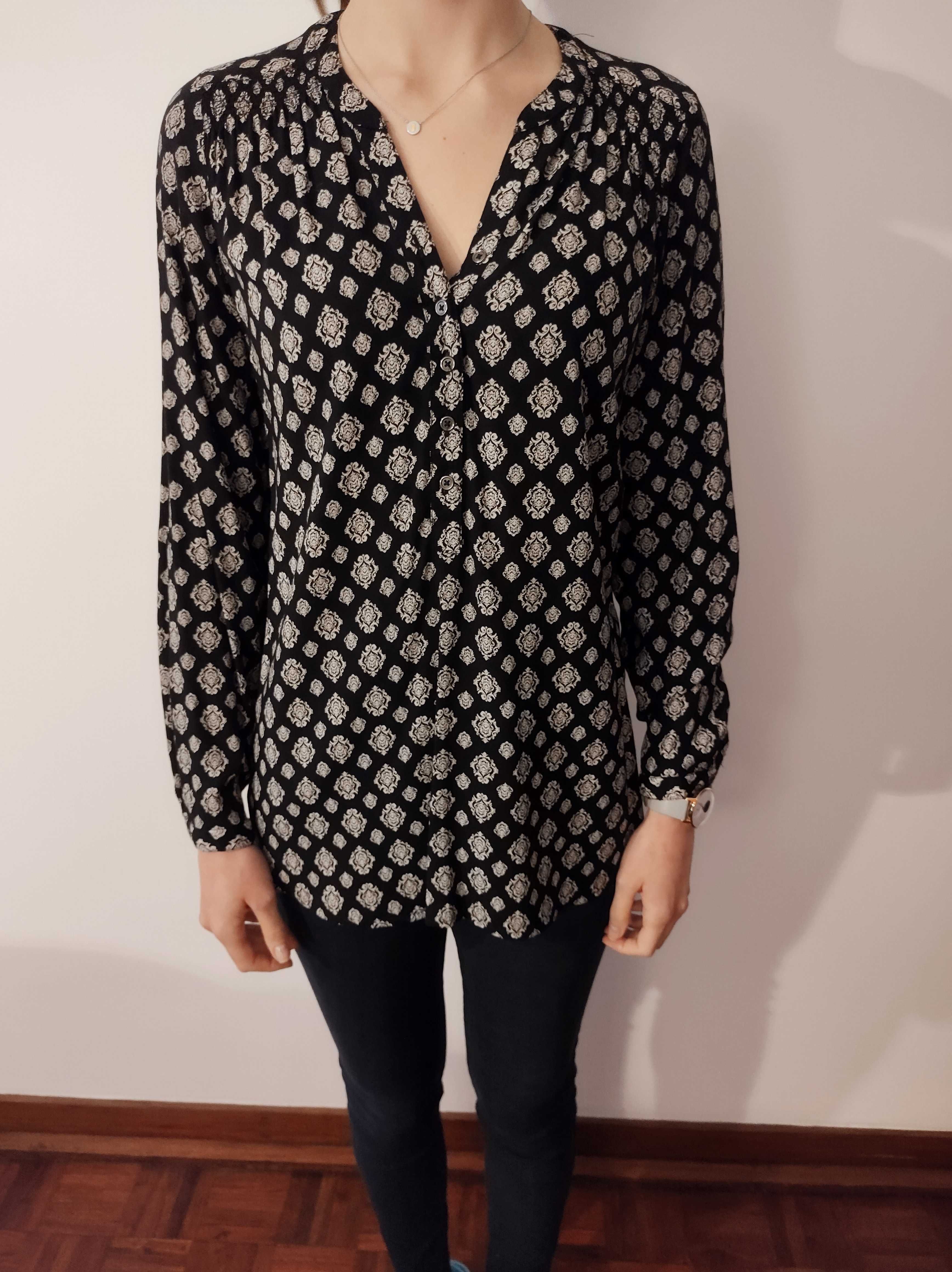 Camisa Preta com padrão