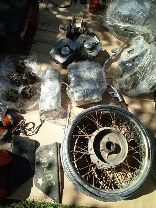 В зборі колесо на 18 ява 634-638 двигуни бак сідіння труби вилка руль