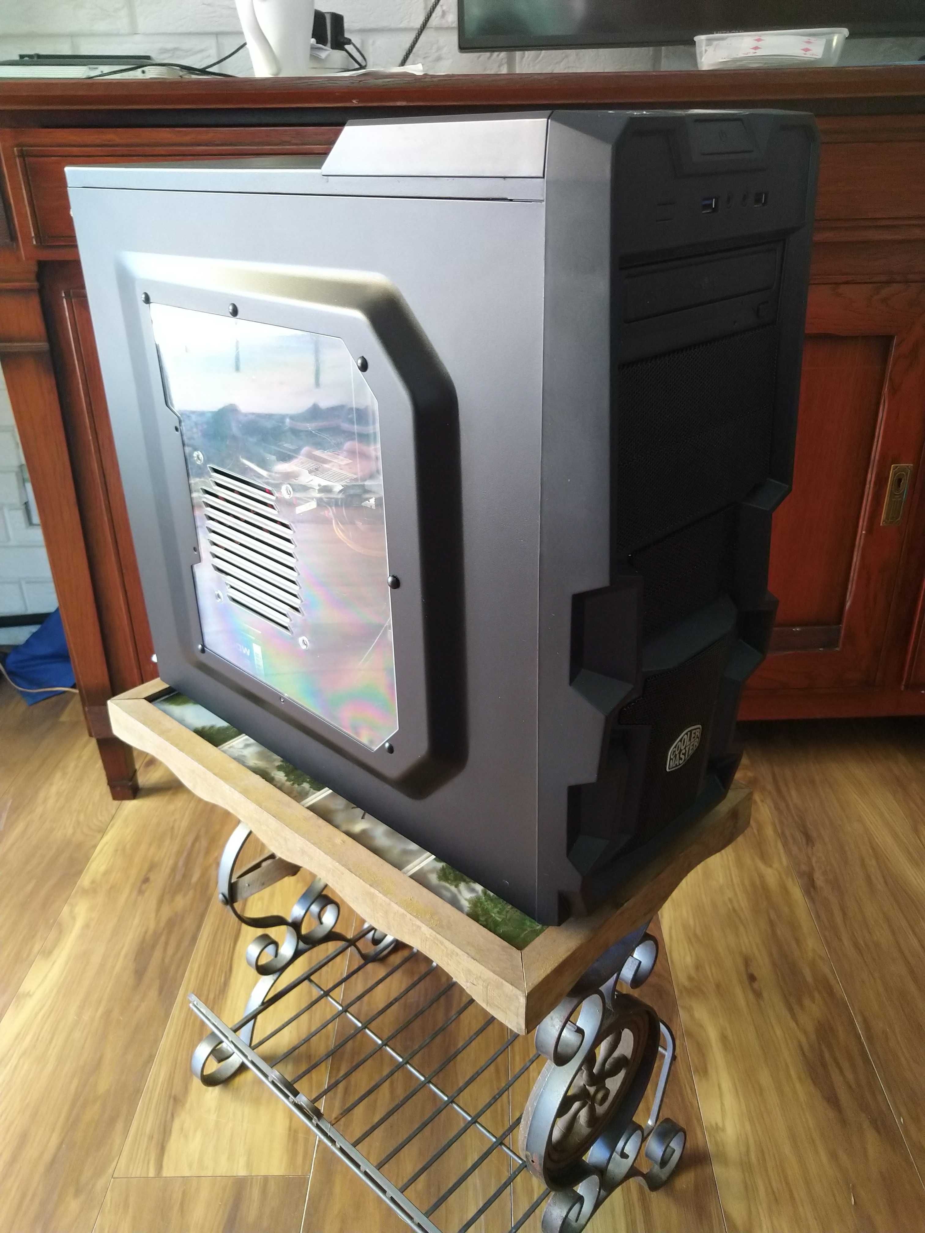 Komputer PC  I7-6700 4 Cores 3,4 GHZ 8GB DDR3 240 GB SSD