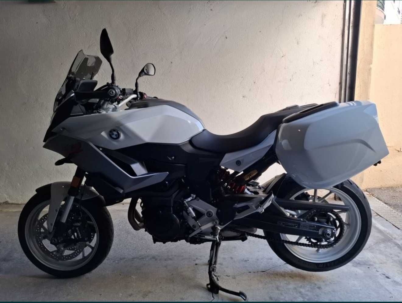 BMW F900XR - FULL EXTRAS