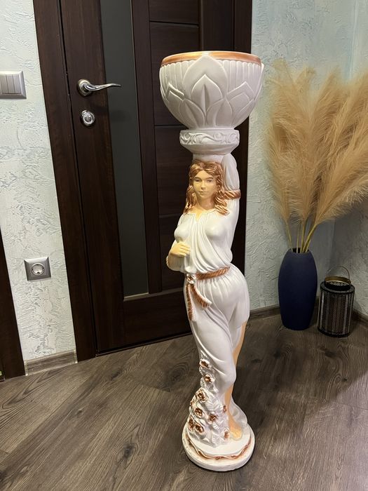 Декоративна підставка для квітів.